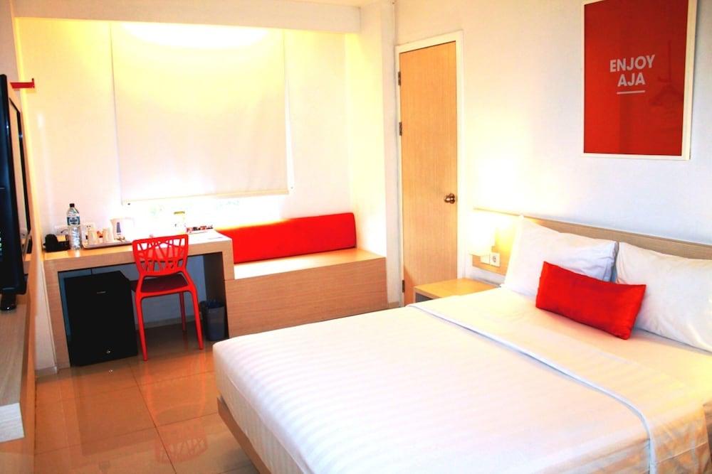 Hotel Zuri Express Lippo Cikarang Bekasi Esterno foto